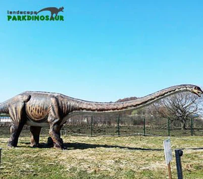 פסל היורה דינוזאורים ענקיים