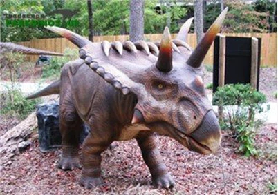 דינוזאורים פרהיסטוריים בגודל טבעי